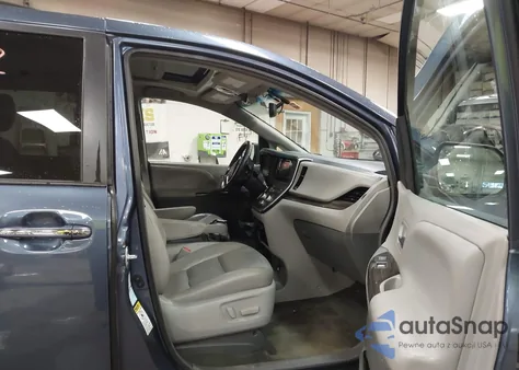 2015 Toyota Sienna Xle 7 Passenger z USA, uszkodzony, nr VIN 5TDDK3DC3FS122245